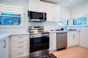 Cookware/dishes/utensils - Stylish, Spacious 6-Bedroom Home in the GTA (Whitby)