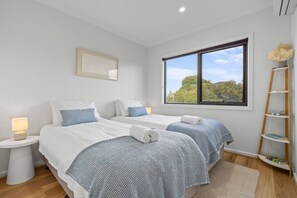 2 chambres, fer et planche à repasser, accès au Wi-Fi (inclus)