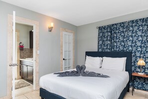 7 bedrooms, WiFi, bed sheets