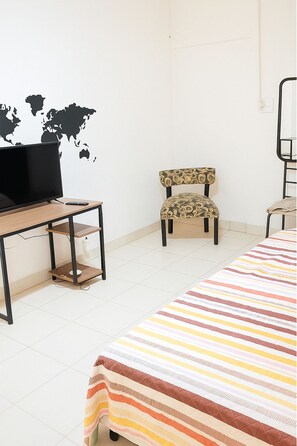 1 bedroom, WiFi, bed sheets