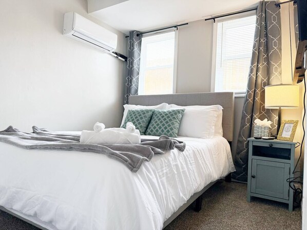 2 Schlafzimmer, Schreibtisch, Bügeleisen/Bügelbrett, WLAN