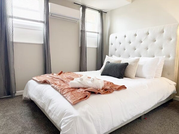 2 bedrooms, desk, iron/ironing board, WiFi