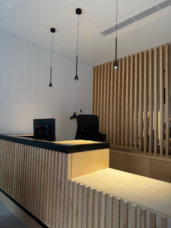 Reception - Urban Cube Hostel Granada (Granada)