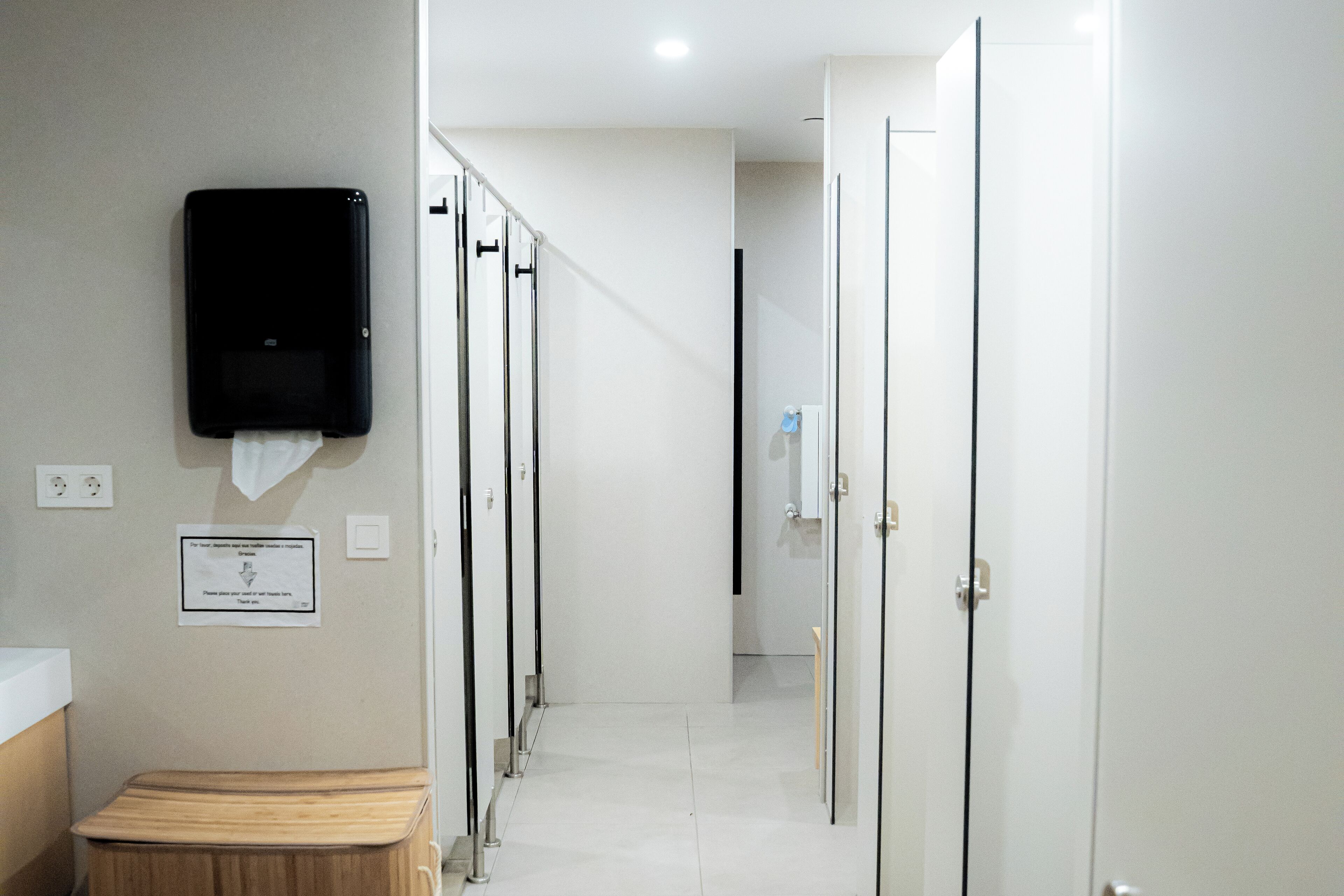 Shower, towels, soap, shampoo