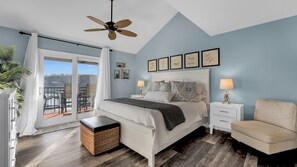 4 Schlafzimmer, Schreibtisch, Bügeleisen/Bügelbrett, Reisekinderbett