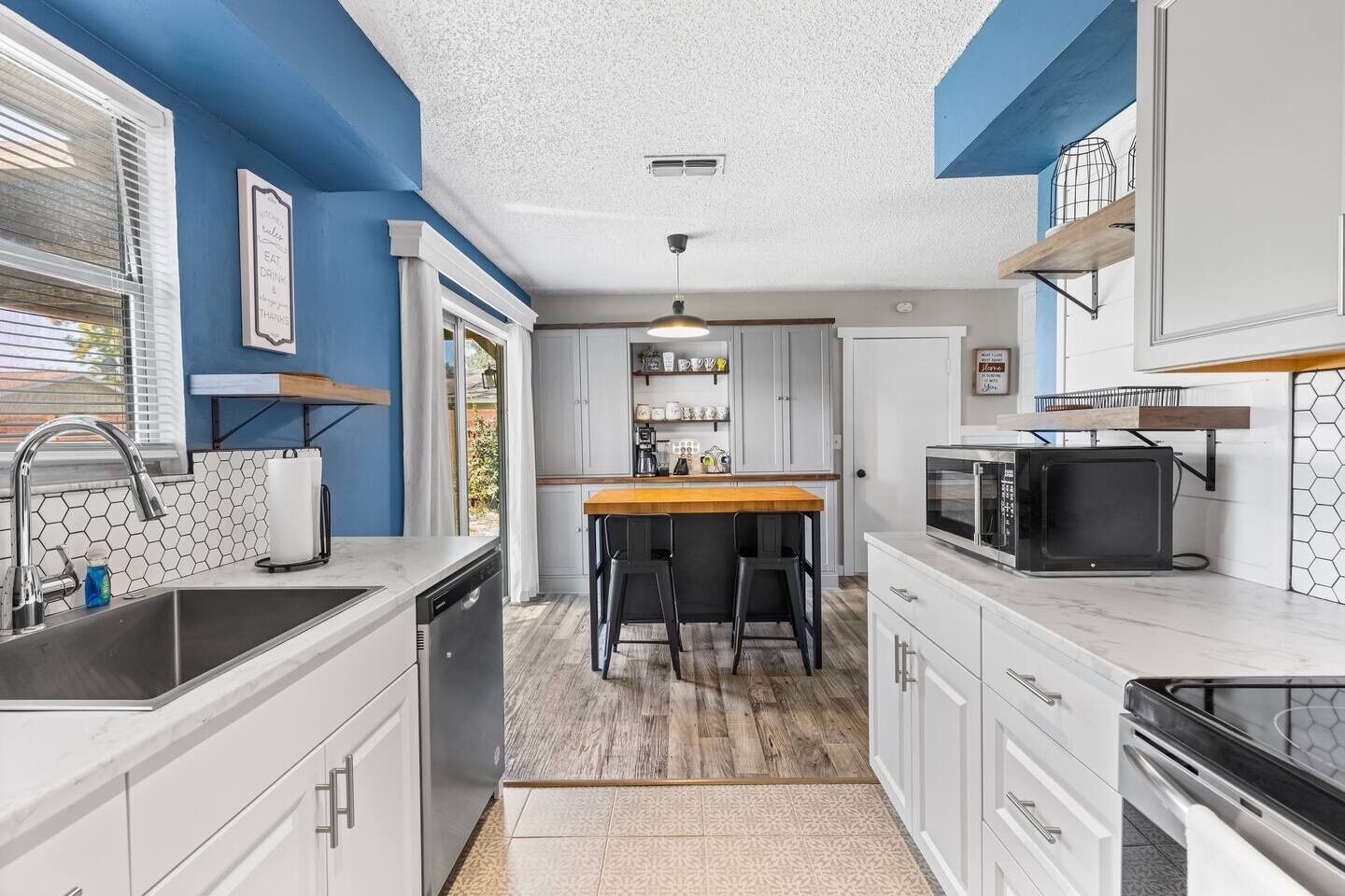 Microwave, oven, stovetop, dishwasher