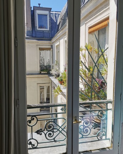 Charming Flat Near Notre-Dame & Metro / Elevator