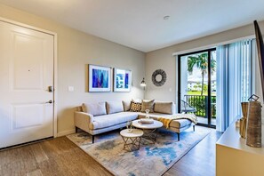 Apartment (2 Bedrooms) | Front of property