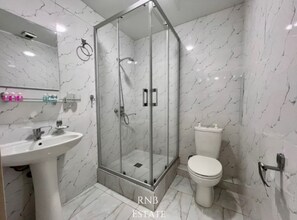 Bathroom - Chaqar 45 (Tashkent)