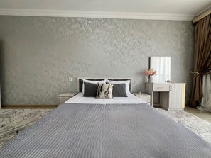 Iron/ironing board, free WiFi - Chaqar 45 (Tashkent)