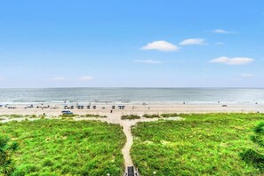 On the beach - Shoreham I 4B- Oceanfront 3BR/2BA- Pool (North Myrtle Beach)