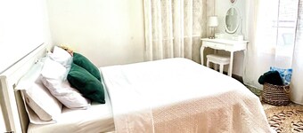 Very centrally located apartment, close to everything, beach, port, restaurants, stores, etc.