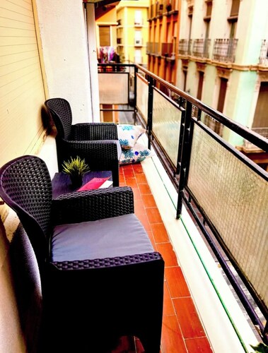 Very centrally located apartment, close to everything, beach, port, restaurants, stores, etc.