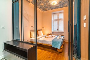 1 habitación, tabla de planchar con plancha, wifi gratis y ropa de cama 