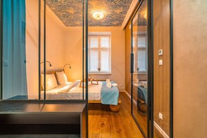 1 habitación, tabla de planchar con plancha, wifi gratis y ropa de cama 