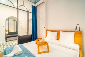 1 habitación, tabla de planchar con plancha, wifi gratis y ropa de cama 