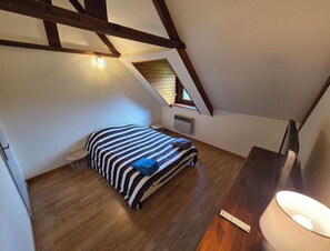 3 bedrooms, WiFi, bed sheets