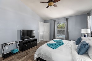 6 bedrooms, iron/ironing board, WiFi, bed sheets