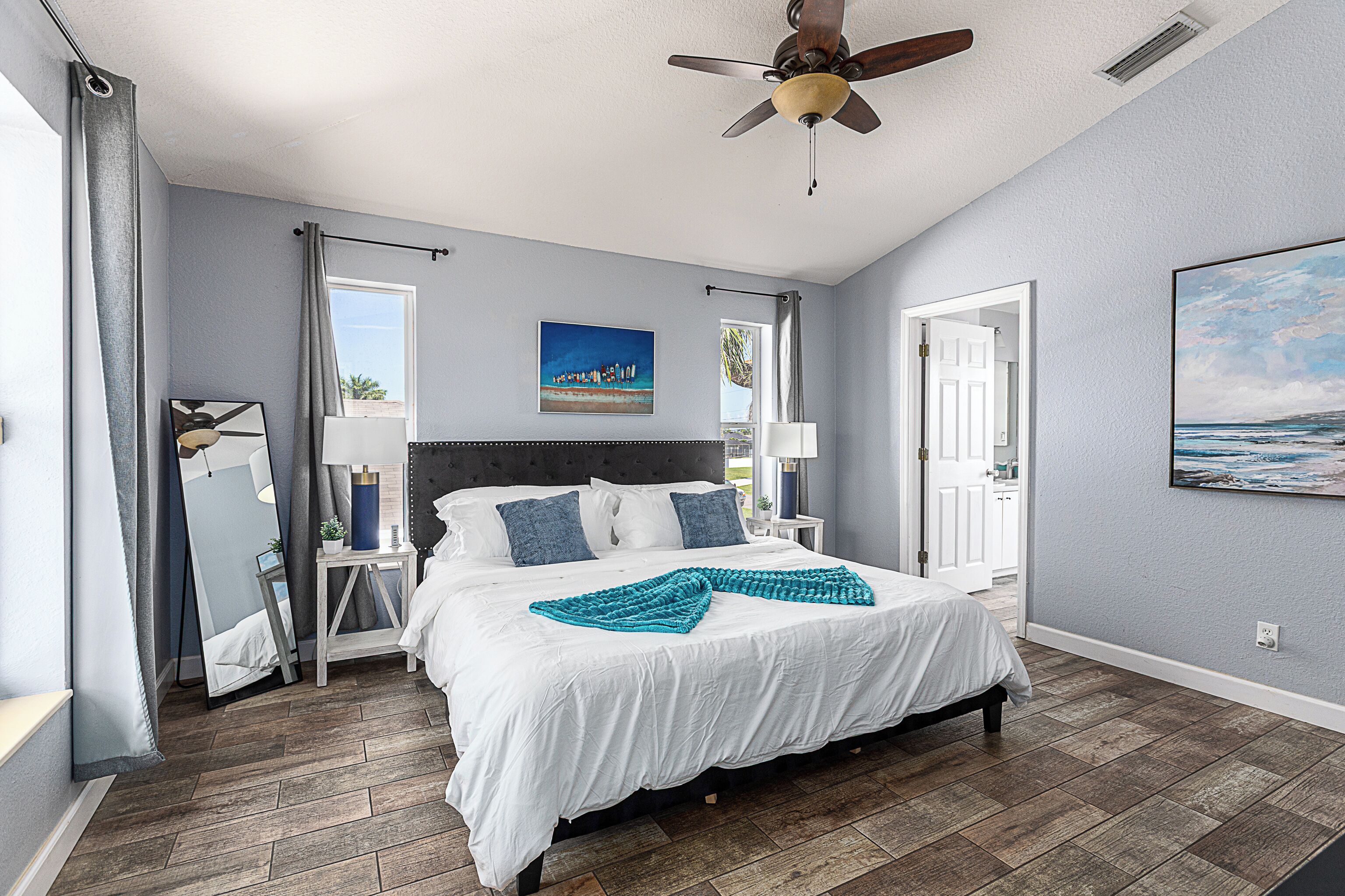 6 habitaciones, tabla de planchar con plancha, wifi y ropa de cama 