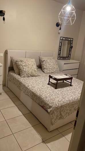 4 bedrooms, WiFi, bed sheets