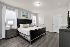 8 bedrooms, desk, iron/ironing board, travel cot