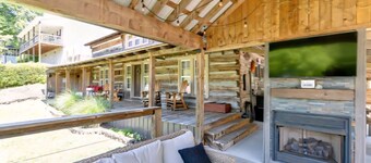 Comfortable cabin in Lynchburg with a lake view...5 miles from Jack Daniel