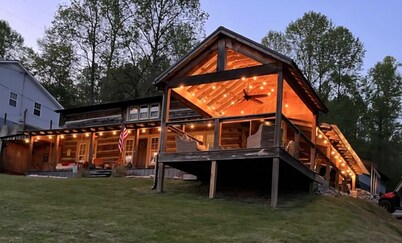 Comfortable cabin in Lynchburg with a lake view...5 miles from Jack Daniel