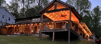 Comfortable cabin in Lynchburg with a lake view...5 miles from Jack Daniel