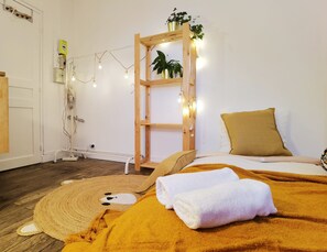 1 habitación y ropa de cama
