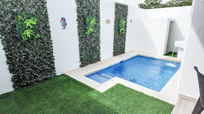 Kolam renang outdoor