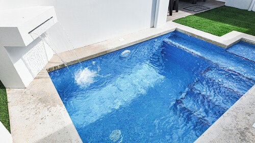 Macaw House with private pool