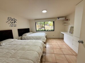 2 bedrooms, free WiFi, bed sheets, wheelchair access