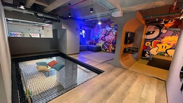 Apartment, 1 Bedroom, Accessible, City View | Interior