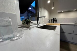 Køleskab, ovn, kogeplade, opvaskemaskine