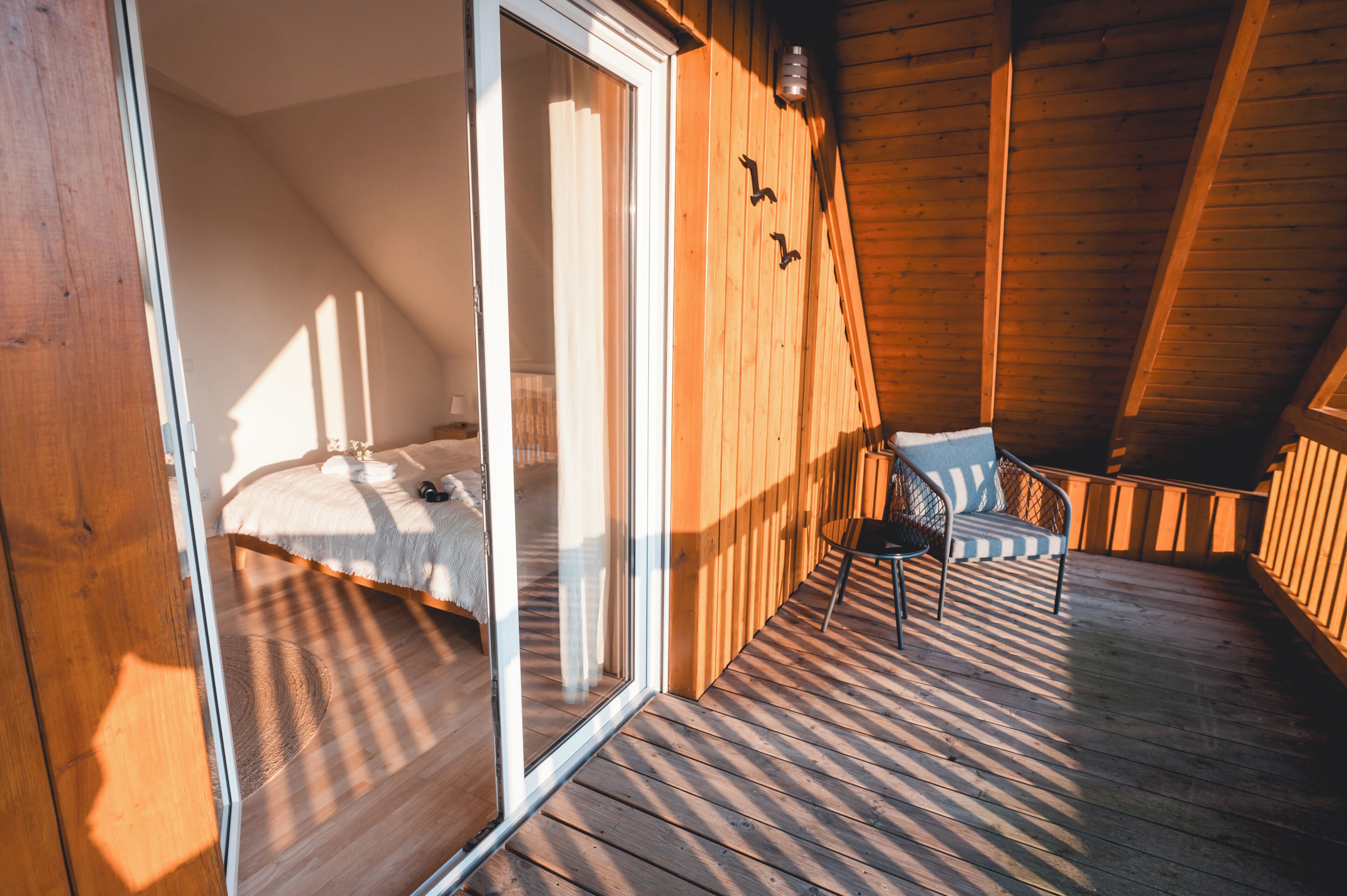 3 chambres, chambres insonorisées, fer et planche à repasser