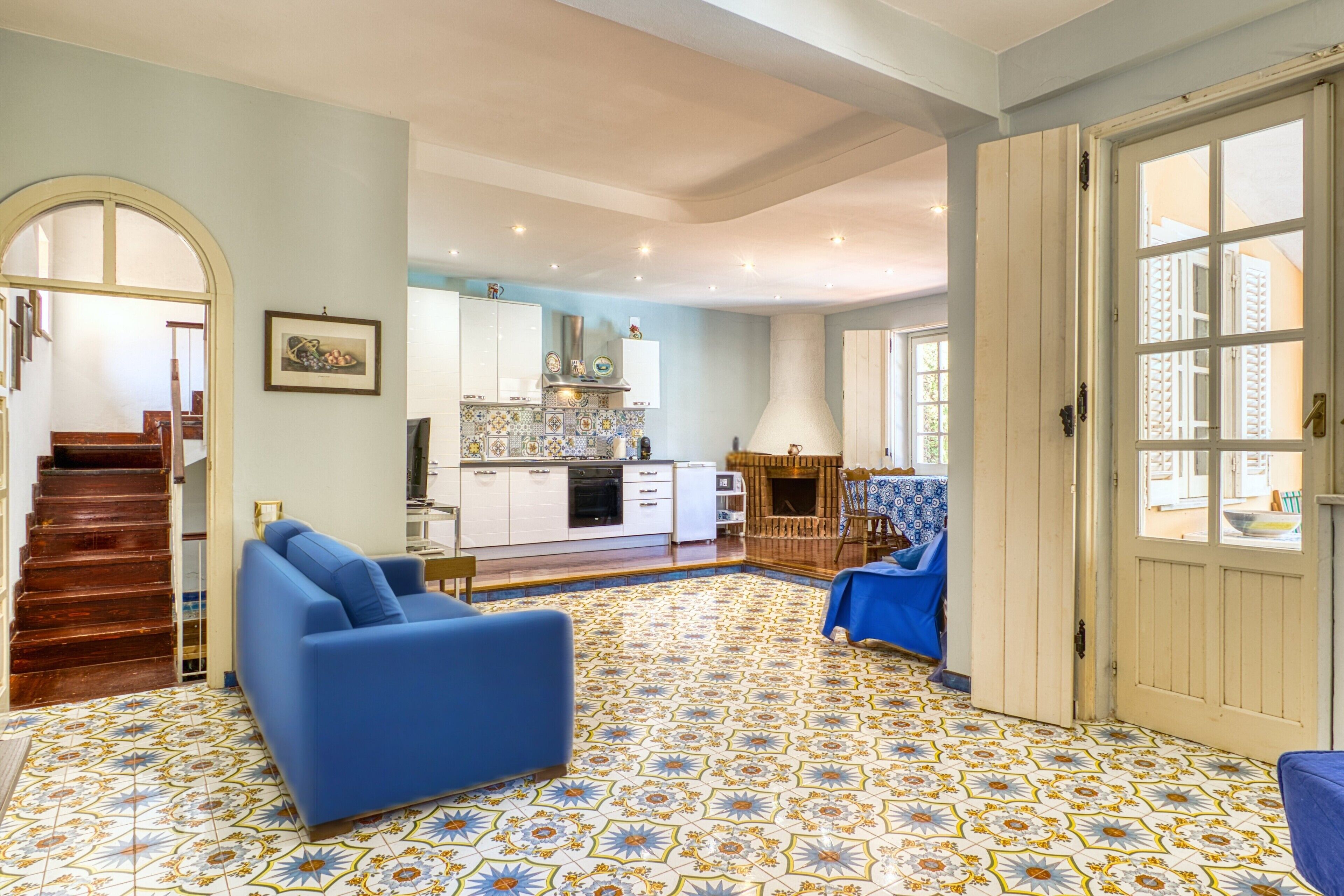 奢华别墅, 私人游  泳池 | 起居区 | 30-英寸纯平电视（配备数码频道）