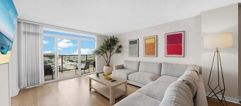 Breezy & Beautiful • 3BR Marina del Rey Getaway