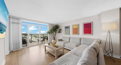 Breezy & Beautiful • 3BR Marina del Rey Getaway