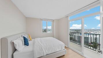 3 slaapkamers, een strijkplank/strijkijzer, reisbedje, gratis wifi