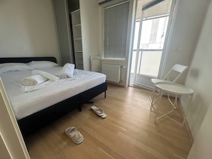1 habitación, tabla de planchar con plancha, wifi y ropa de cama