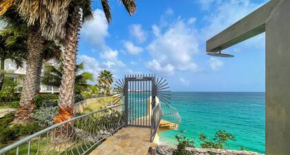 Beachfront Escape/Rainbow 2BR