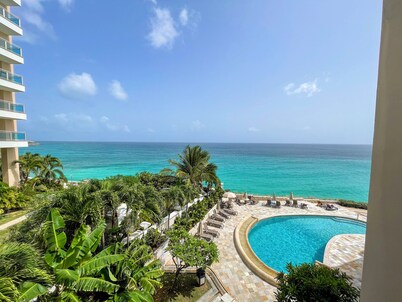 Oceanfront Escape/Rainbow 2BR