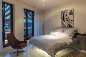 2 habitaciones, escritorio, tabla de planchar con plancha y wifi gratis 