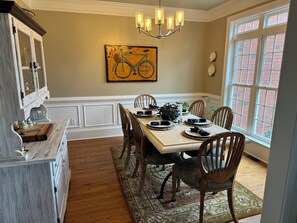 Dining - Family Friendly Gameday weekend in Watkinsville! (Watkinsville)