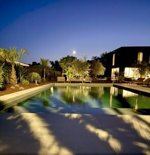 Seasonal outdoor pool