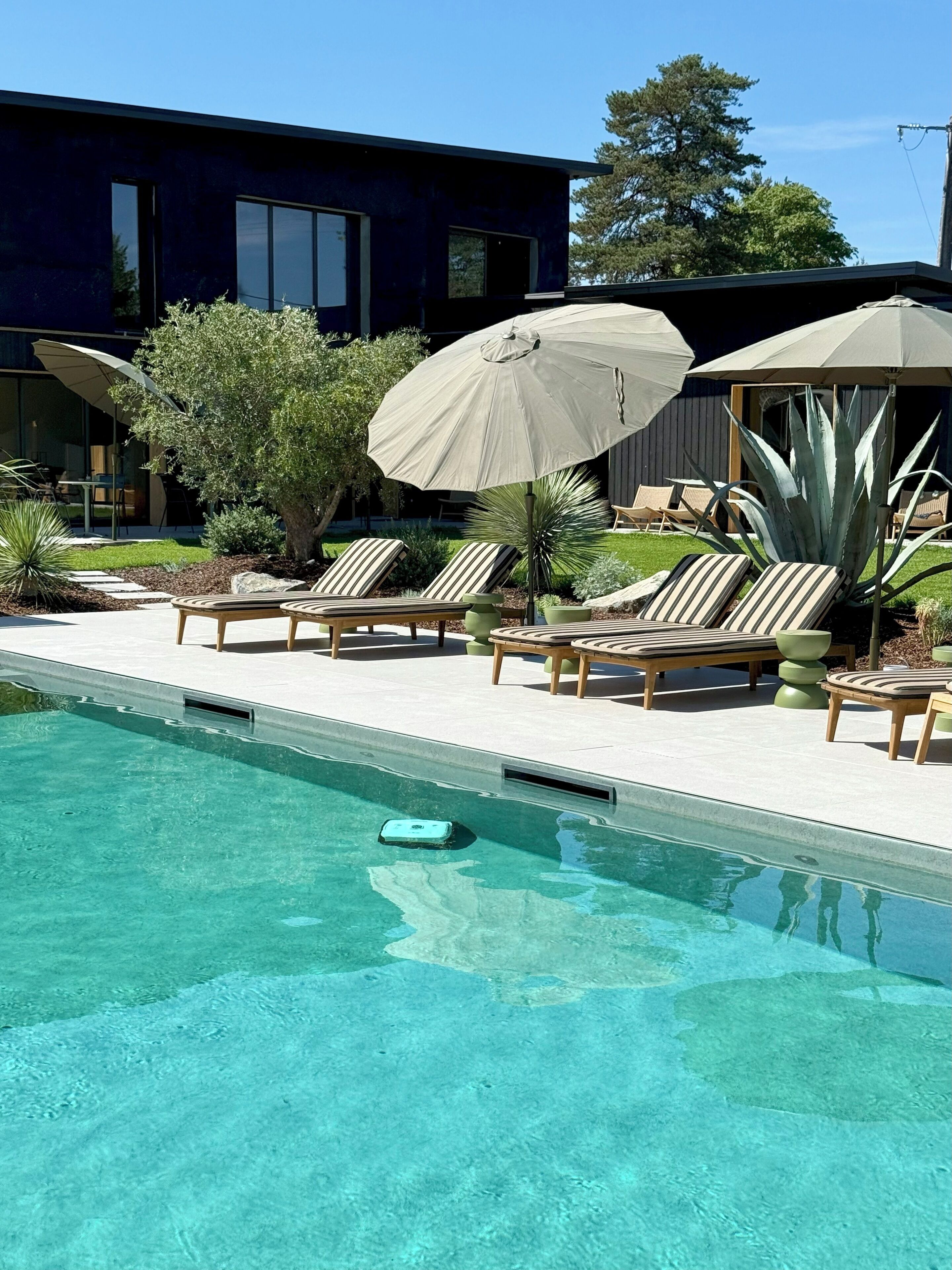 Sesongbasert utendørsbasseng