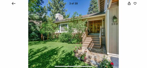 4 bedrooms , 2 king size mattresses & 4 queen mattresses 3.5 bathrooms 4 parking