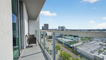 Condo Confort, 2 habitaciones, vista a la ciudad | Vista del balcón
