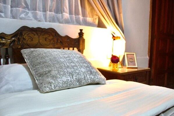 7 bedrooms, iron/ironing board, Internet, bed sheets