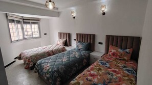 3 bedrooms, iron/ironing board, internet, bed sheets